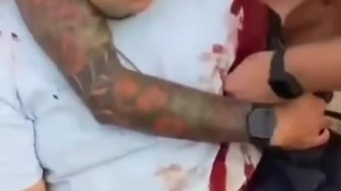 Live footage shows Muslim hero Ahmed Al Ahmad stopping the Bondi Beach shooter