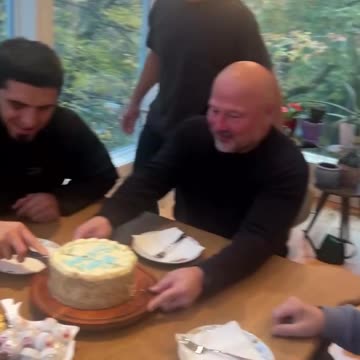 Islam Makhachev Celebrates 33rd Birthday with Cake