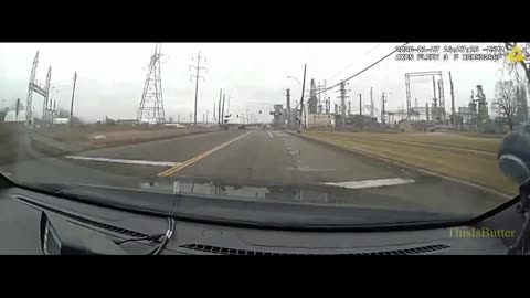 Dashcam shows parole absconder crashing into utility pole during chase