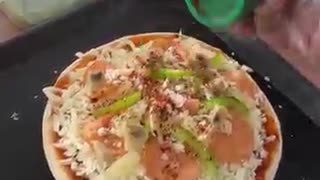 Street Pizza Master in Action – Mesmerizing Dough Skills!