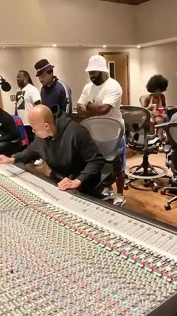 Nas & Dr Dre In The Studio Cooking Up