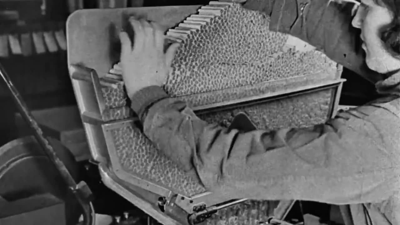 Manufacture of Kurmark brand cigarettes in Germany in 1941