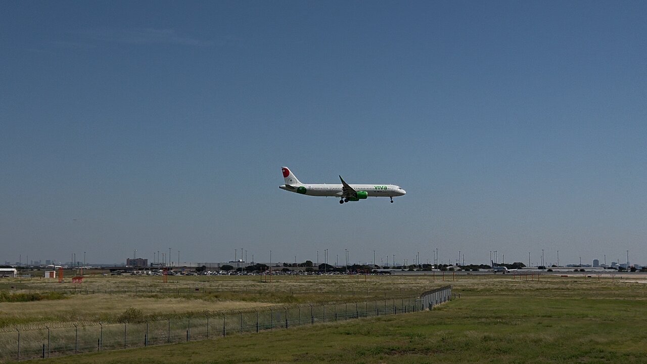VIVA 682 landing