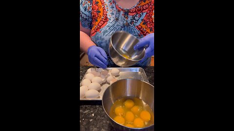 How To Crack Eggs