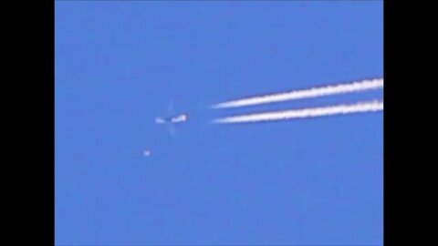 Foo-fighters? UFOs? Rotating Orbs fly directly at Chemtrail-spraying jets