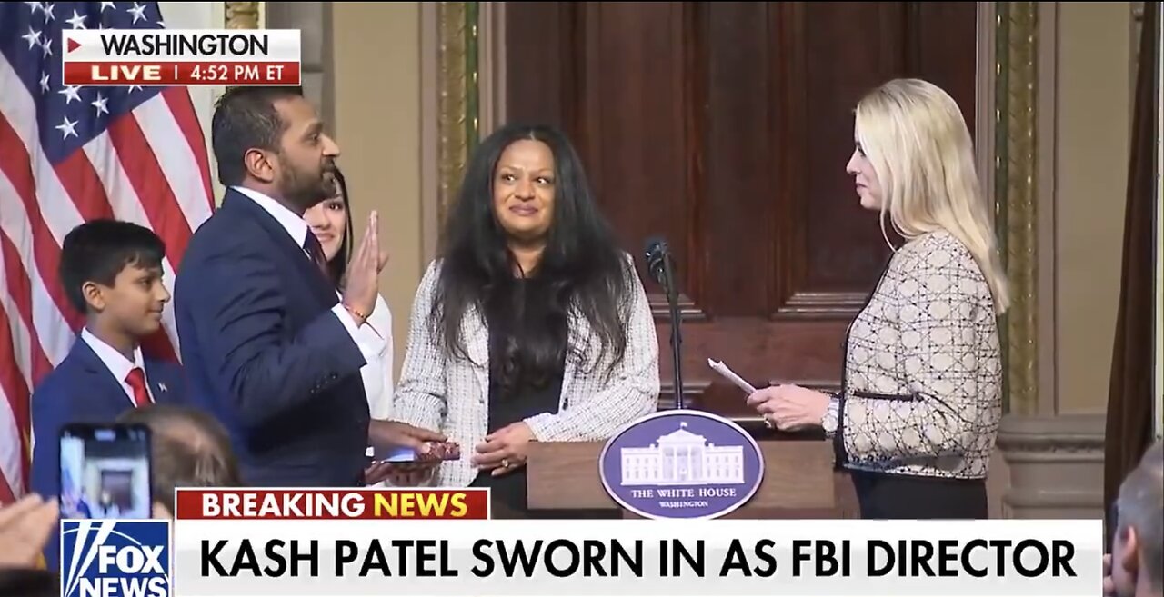 SWEARING IN CEREMONY🇺🇸✋🏛️👩‍⚖️OF UNITED STATES FBI DIRECTOR🏛️🕵️‍♂️💫