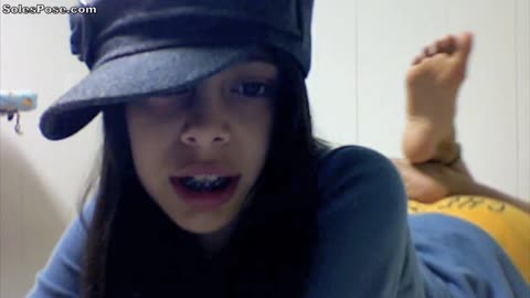 Cute Girl Vlog Soles Pose & Feet