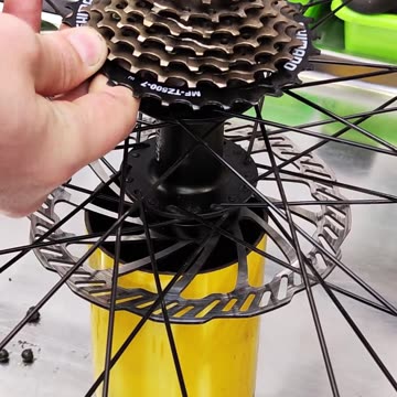 How to replace freehub on bike