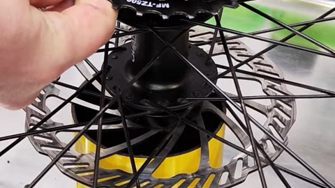 How to replace freehub on bike