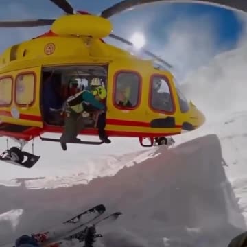 Extreme carving on fresh snow !