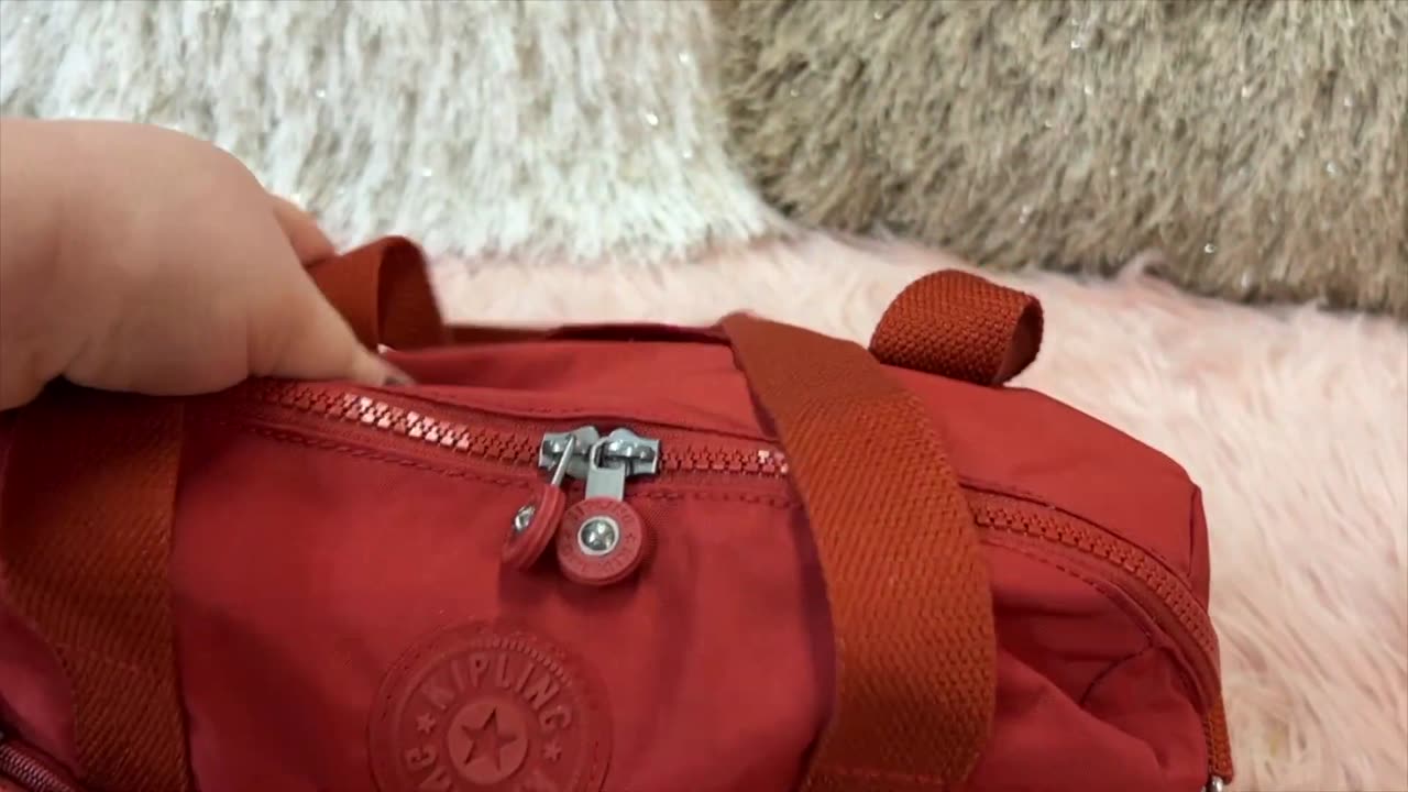 What's in my Kipling Klara Bag in Red Rust.