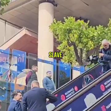 🇷🇴 “Soros slave”