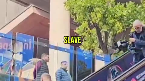 🇷🇴 “Soros slave”