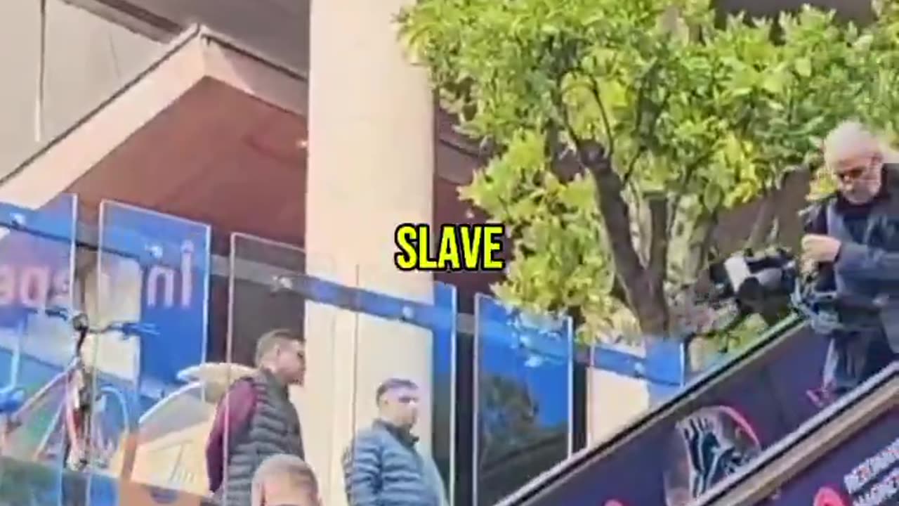 🇷🇴 “Soros slave”