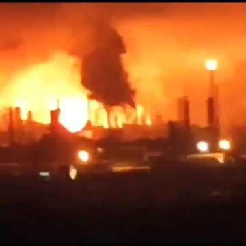 УДАРИ С БПЛА ПО НПЗ ПОД НОВГОРОД