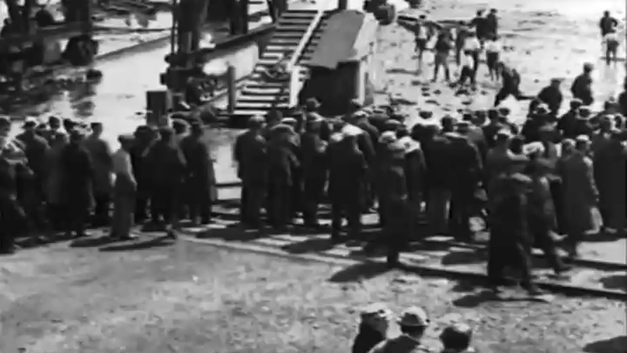 [LAUNCHING THE `BENSON... - [LAUNCHING THE `BENSON FORD' AND FORD YACHT `SIALIA' IN DRY - fc-fc-4013