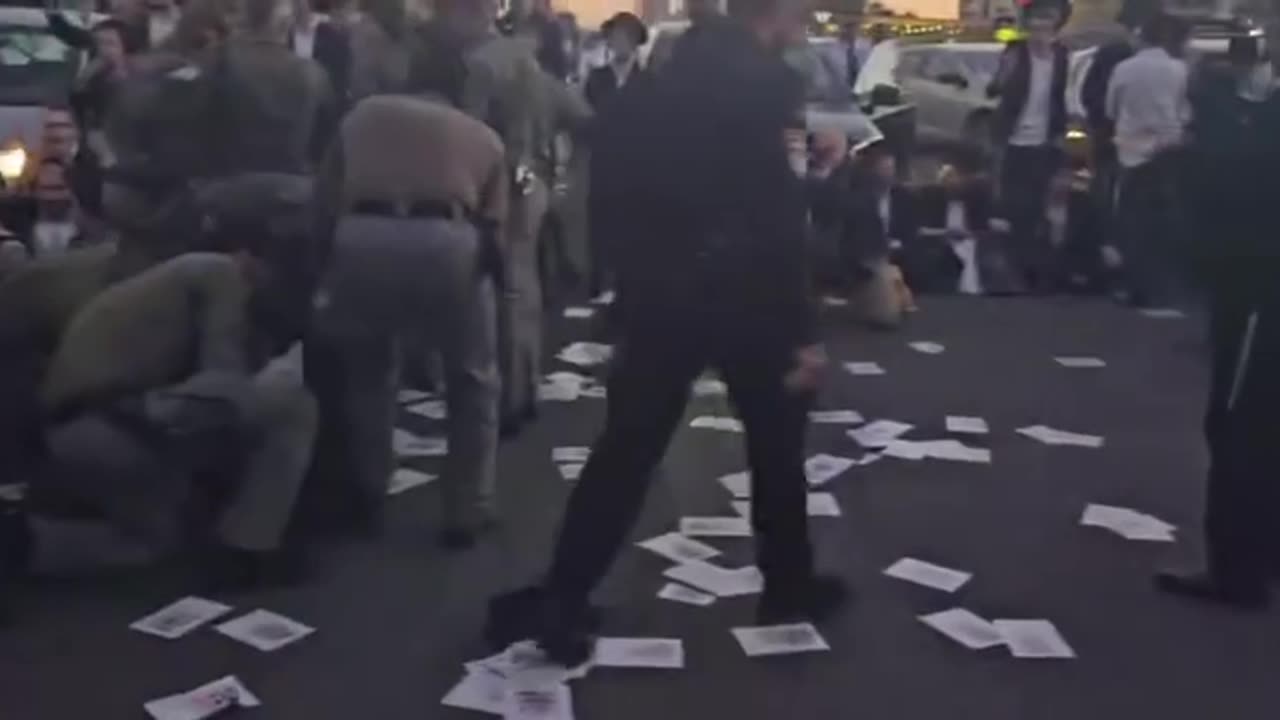 Clashes erupt between Haredi Jews and the Israeli police