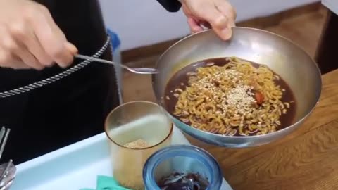 This Market Grandma’s Secret Jjapagetti Has People Lining Up for 40 Years!