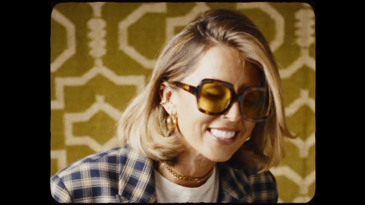 Jamie MacDonald - A Million Chances (Official Visualizer)