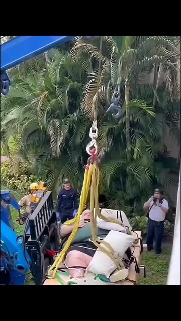 600 POUND MAN IN WEST PALM BEACH NEEDS A CRANE FOR MEDICAL ATTENTION