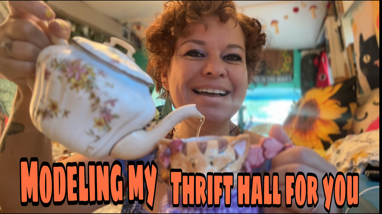 Modeling my thrift Haul for you 💃🏻