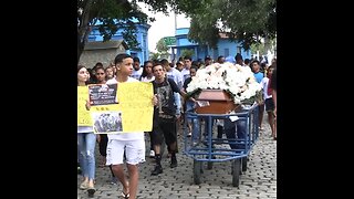Dolientes se despiden de víctima de operación policial en Río de Janeiro