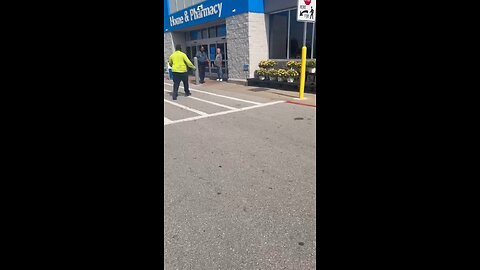 Walmart customer accuses shoppers of stealing a TV #walmart #expose #blackcommunity #fyp #japd