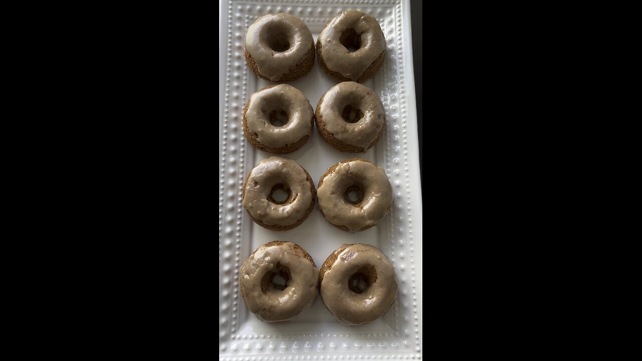 Apple Cinnamon Baked Donuts
