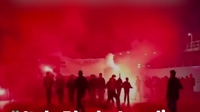 Workers at the Port of Genoa, Italy, successfully prevented an Israeli ship from loading 10 containers of explosives destined for the Israeli occupation.