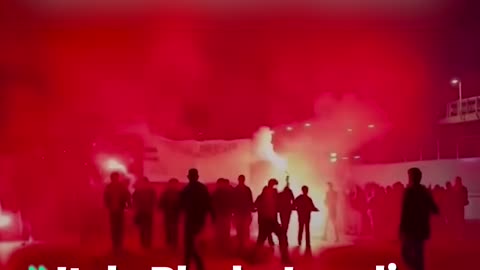 Workers at the Port of Genoa, Italy, successfully prevented an Israeli ship from loading 10 containers of explosives destined for the Israeli occupation.