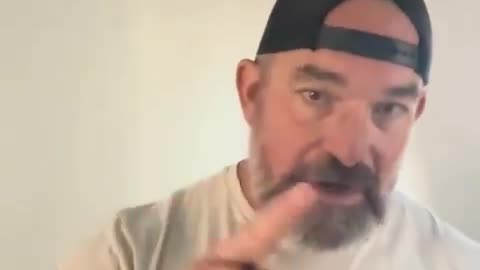 veteran iraq complains about moslem migrant