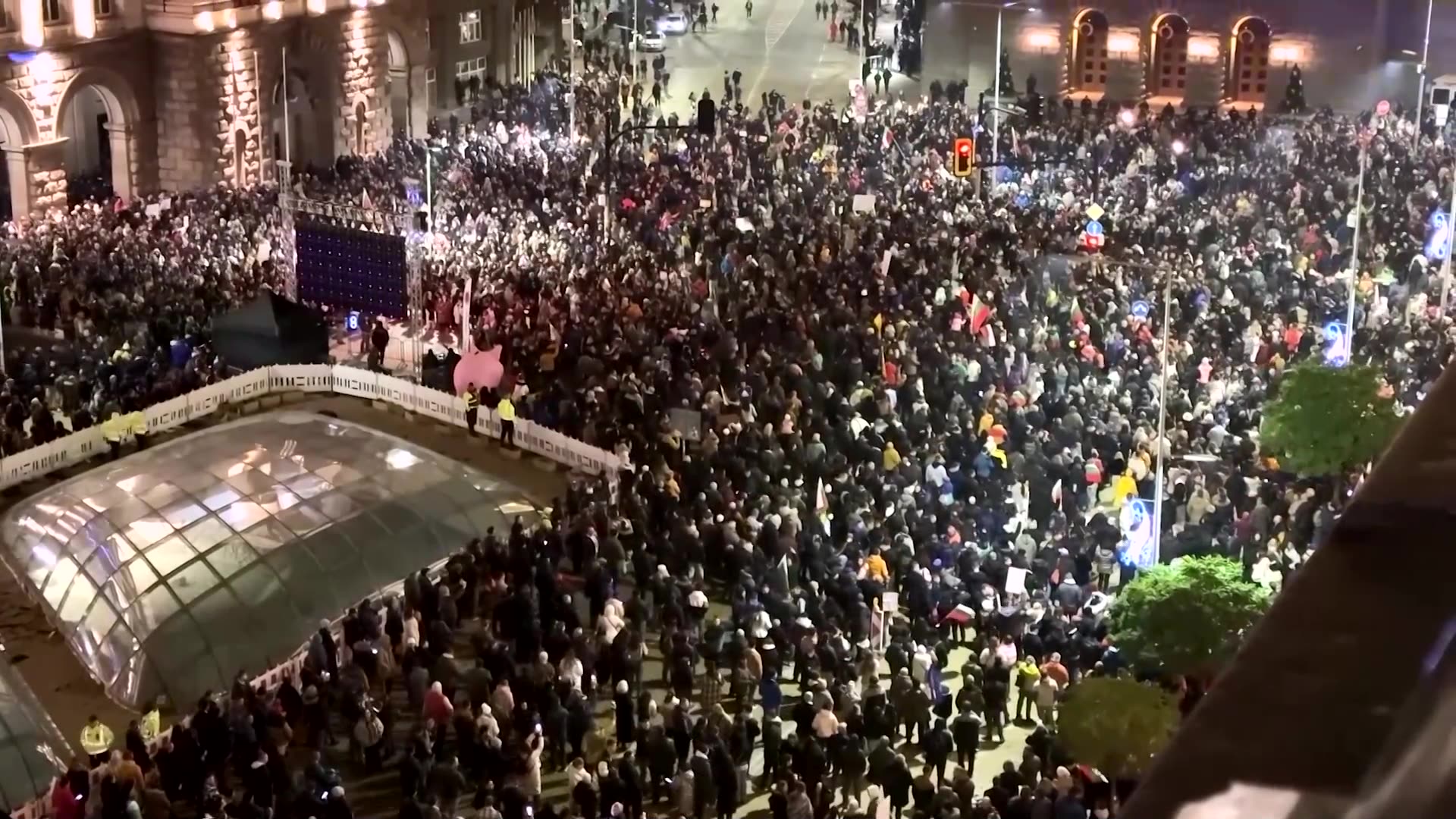 Thousands rally in Bulgaria demanding government resignation