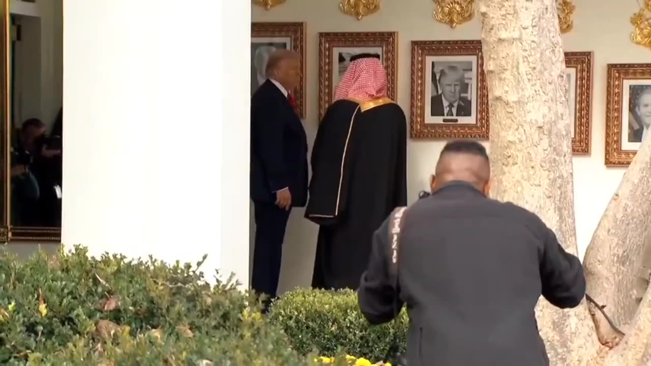 🟢 WATCH: President Trump Shows MBS The "Walk of Fame" -- Including Joe Biden's Autopen!