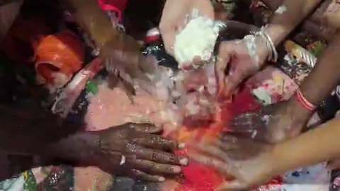 NOT COMPATIBLE WITH THE WEST: This is how Indians prepare your food in Indian Restaurants!