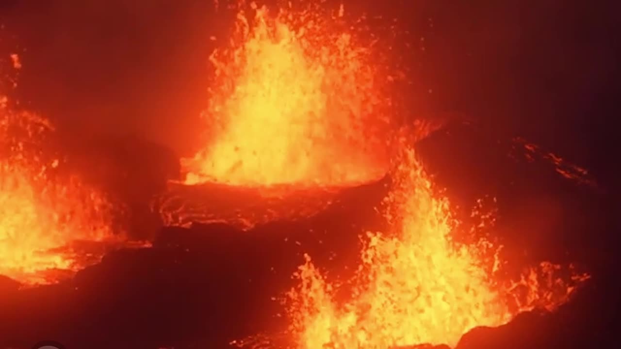 Kīlauea Eruption: Multiple Vents Fountaining #Volcano #Science