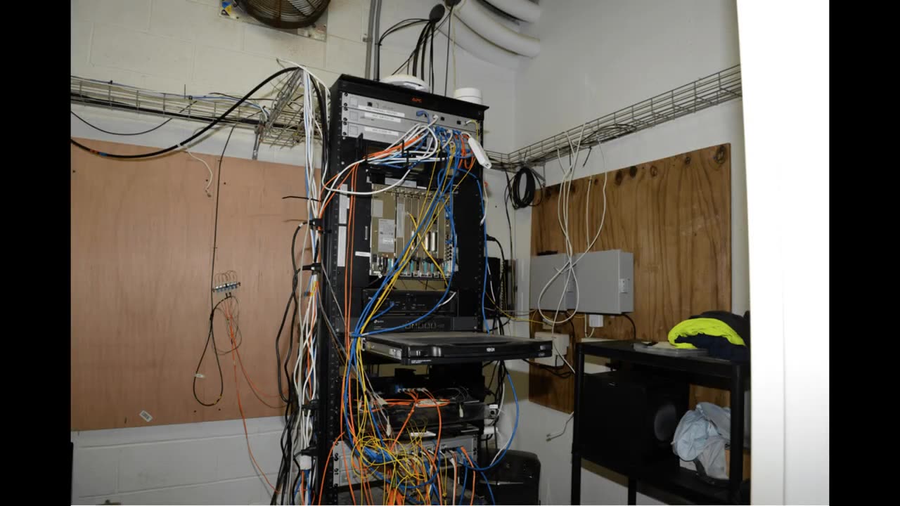 Jeffrey Epstein Library 3950 photos