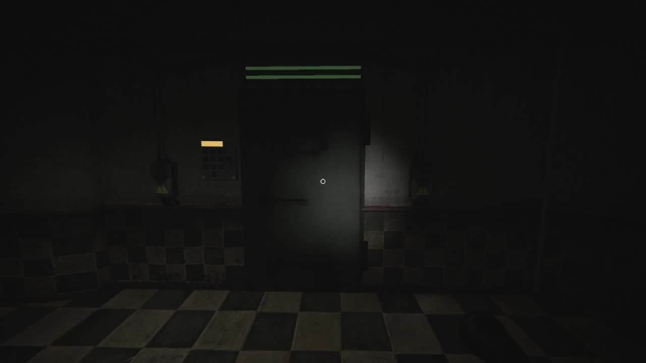 Playing Scary game! The not so scary game!