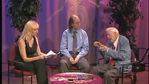 Wendelle Stevens Rick Keefe discuss Groundbreaking UFO Evidence on Cosmic Chronicles