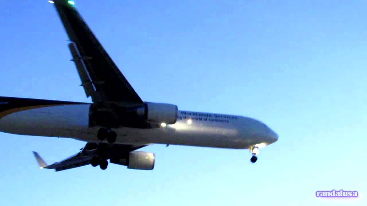 Nice Boeing 767 Sunset Landing at San Diego Int'l