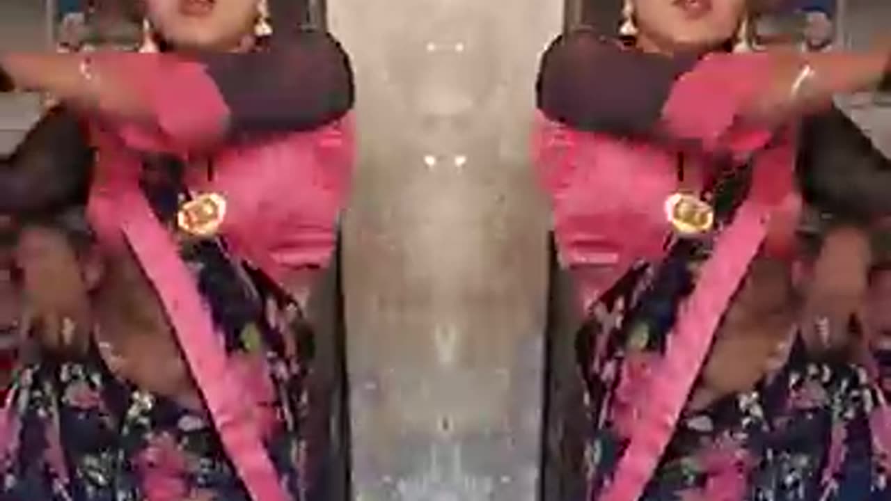Hone De purv n hone De paachhe mein
