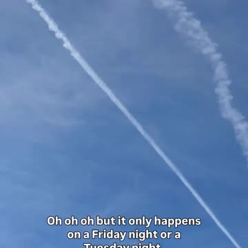 Zanim ktoś powie: „Ale Floryda zakazała smug chemicznych”, tak, zakazała zasiewania chmur poprzez modyfikację pogody… Zupełnie inna bajka.