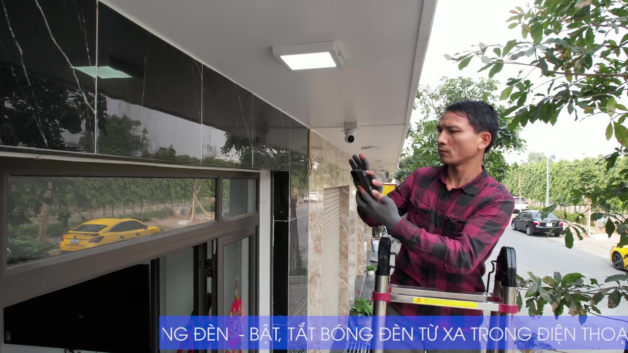 Lắp công tắc WIFI cho bóng đèn, bật tắt bóng đèn từ xa trong điện thoại.