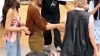 Incredible: Lisa noticed Rose's was thin 😢#lisa #rose#blackpink#fypシ゚viral#short