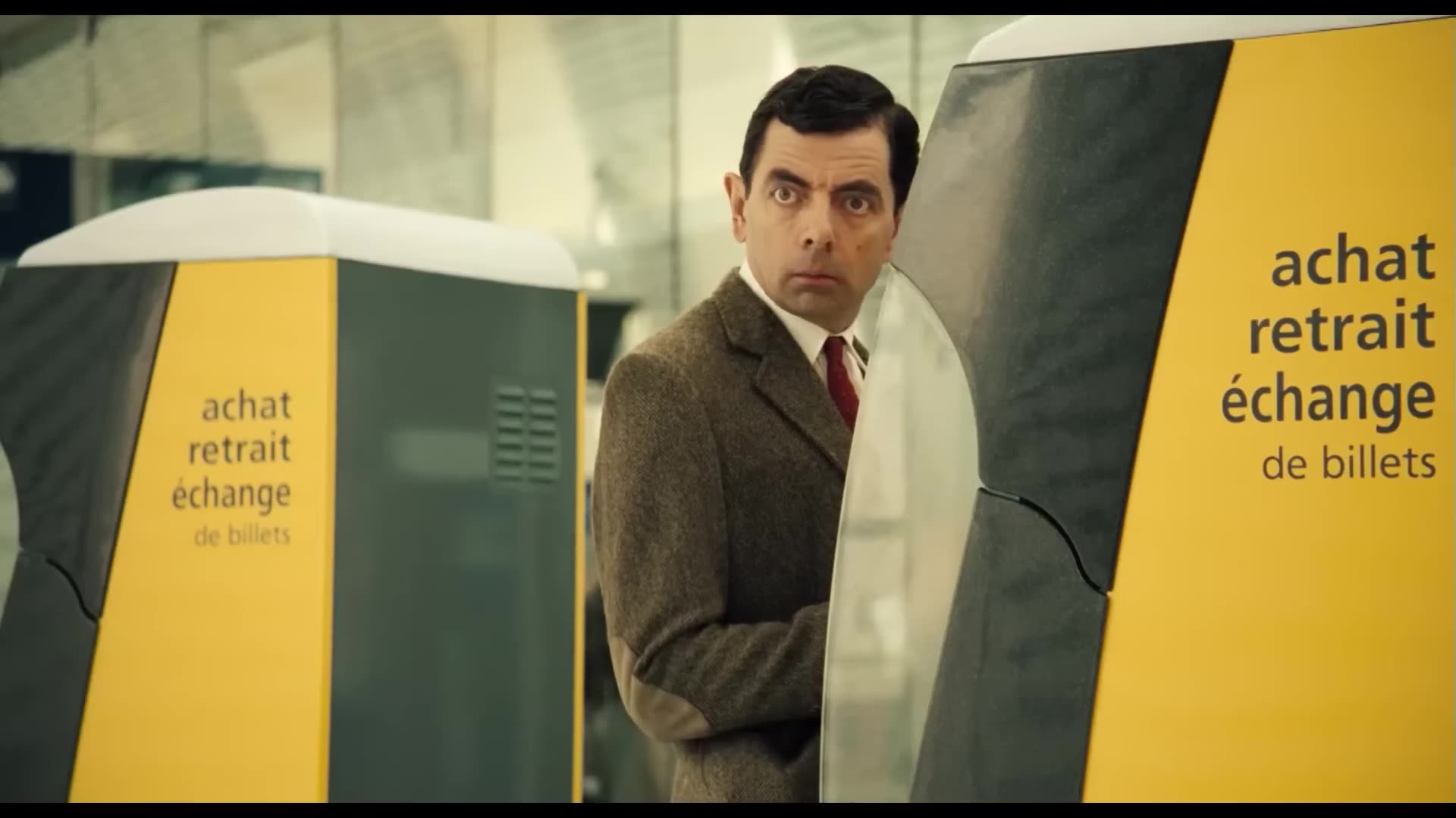 Mr Bean Misses His Train and Loses His Suitcase Mr Bean's Holiday Classic Mr Bean