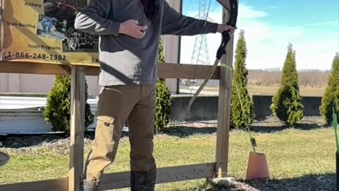 First-Time Recurve Archer Nails Bullseye in Epic Slow Motion!