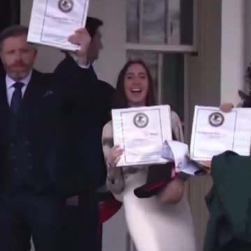 PAY CLOSE ATTENTION TO WHAT IT SAYS ON THE FRONT ⚠️