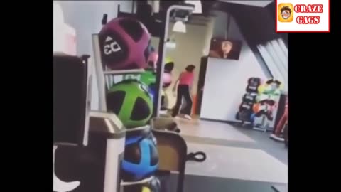 GIRLS AT THE GYM FAIL FUNNY MOMENTS