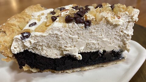 Mile-High Peanut Butter Brownie Pie #peanutbutterbrowniepie