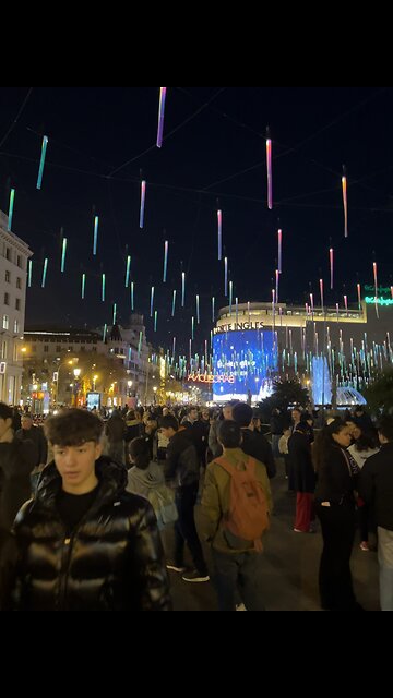 Fun time Placa Catalunya Xmas time #Barcelona Spain for solidarity #viral #spain #trend