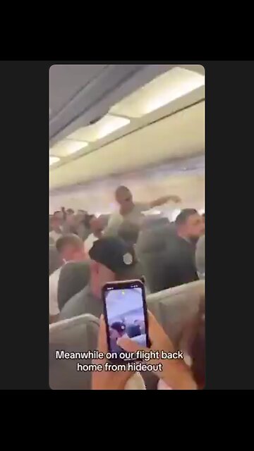 Man tried to open plane door mid-flight, gets subdued by passengers✈️ 💥💥💥